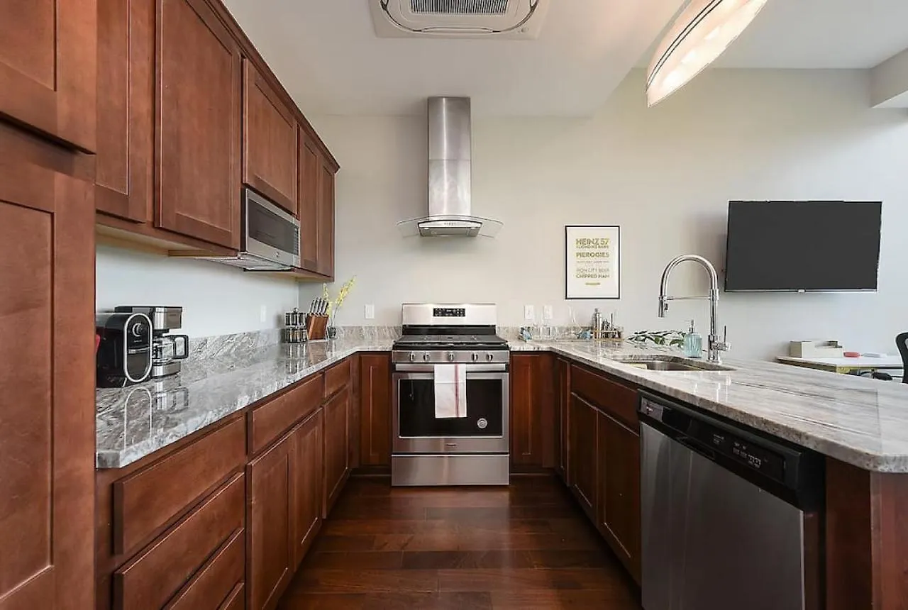 פיטסבורג Hostwise Stays - The Washington At Chatham - Free Parking, Great Views, Across From Ppg Arena דירה