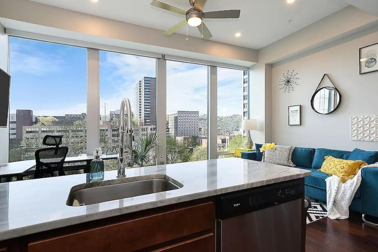 פיטסבורג Hostwise Stays - The Washington At Chatham - Free Parking, Great Views, Across From Ppg Arena ארצות הברית
