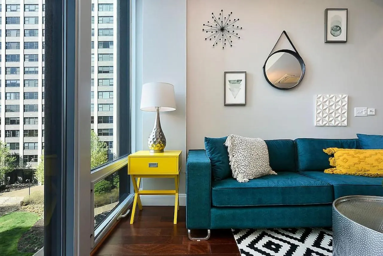 Hostwise Stays - The Washington At Chatham - Free Parking, Great Views, Across From Ppg Arena Pittsburgh Apartmán